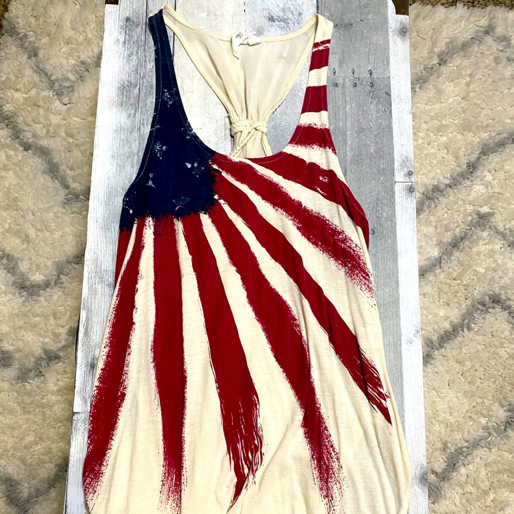 Loose American flags razor back